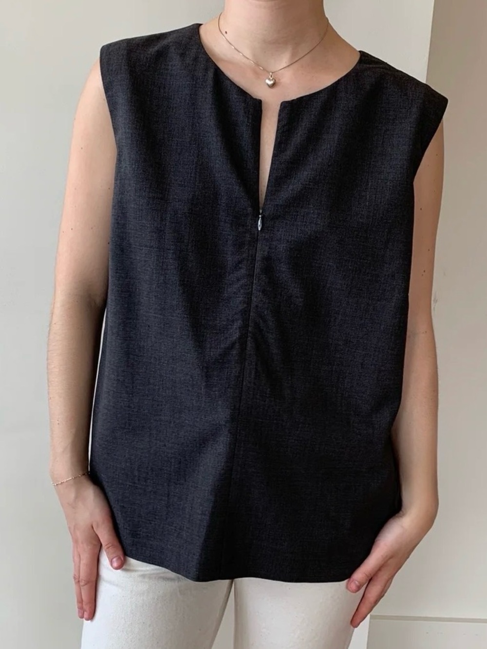 Vintage Y2K DKNY Essentials Wool Blend Charcoal Gray Shell Tank Top Size 4